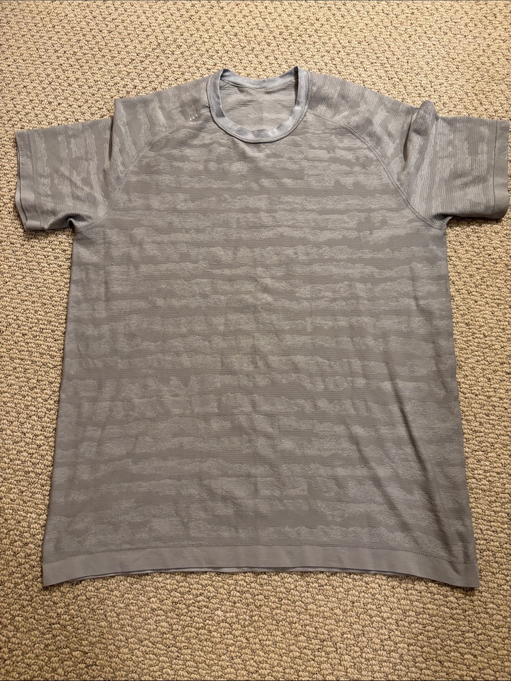 lululemon athletica Men's Short Sleeve Crew in Heather Gray